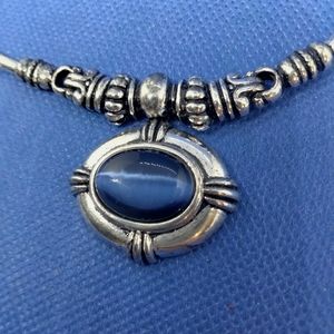 Avon NR pendant necklace blue stone and gorgeous Silvertone setting.